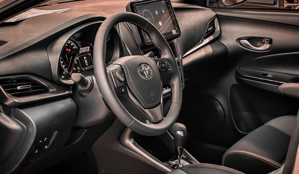 khoang lái toyota vios